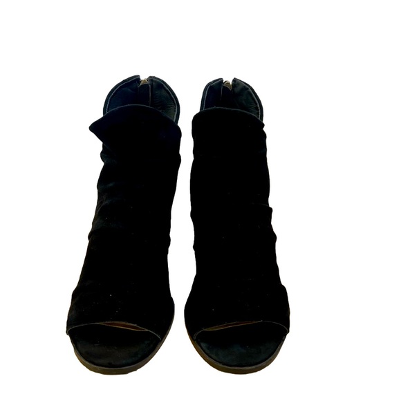 Tahari Davina Black Suede Heeled Open toe Boots 8.5 - Picture 4 of 8